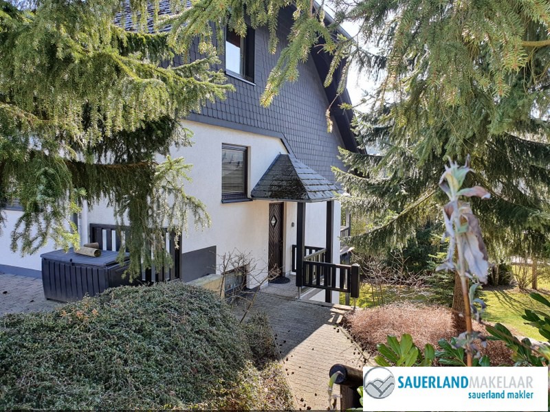 Leuk 4 kamerappartement, verdeeld over 3 etages in Usseln 0