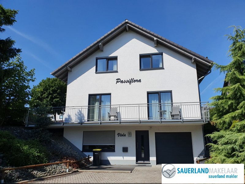 Prachtig, goed onderhouden woonhuis met bouwkavel in Küstelberg 0