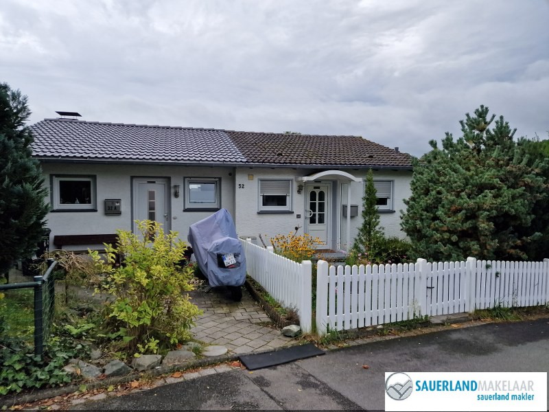 Comfortabel vakantiehuis met balkon, tuin en garage 0