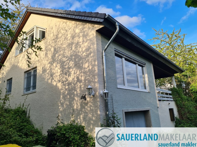Eensgezinswoning op 907 m² bouwgrond – veel potentieel op slecht 0