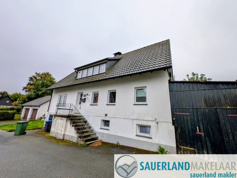 Op 5 minuten van Winterberg: Royale eengezinswoning met dubbele garage en tuin 0