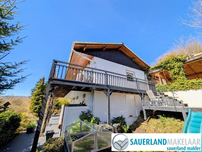 Unieke ligging direct naast het Diemelsee 0