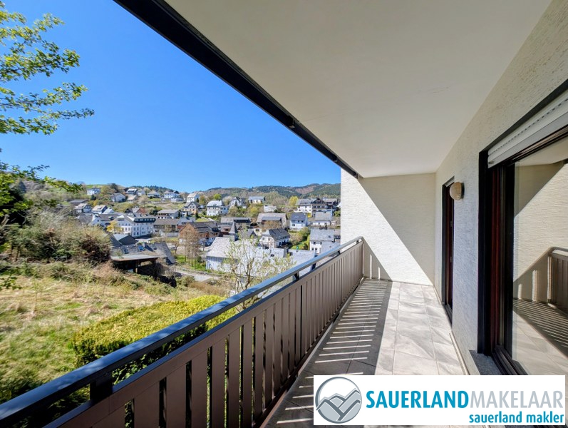 Zonnig appartement van 74 m² in Schwalefeld – stijlvol wonen met zuidbalkon & gemoderniseerd interieur 0