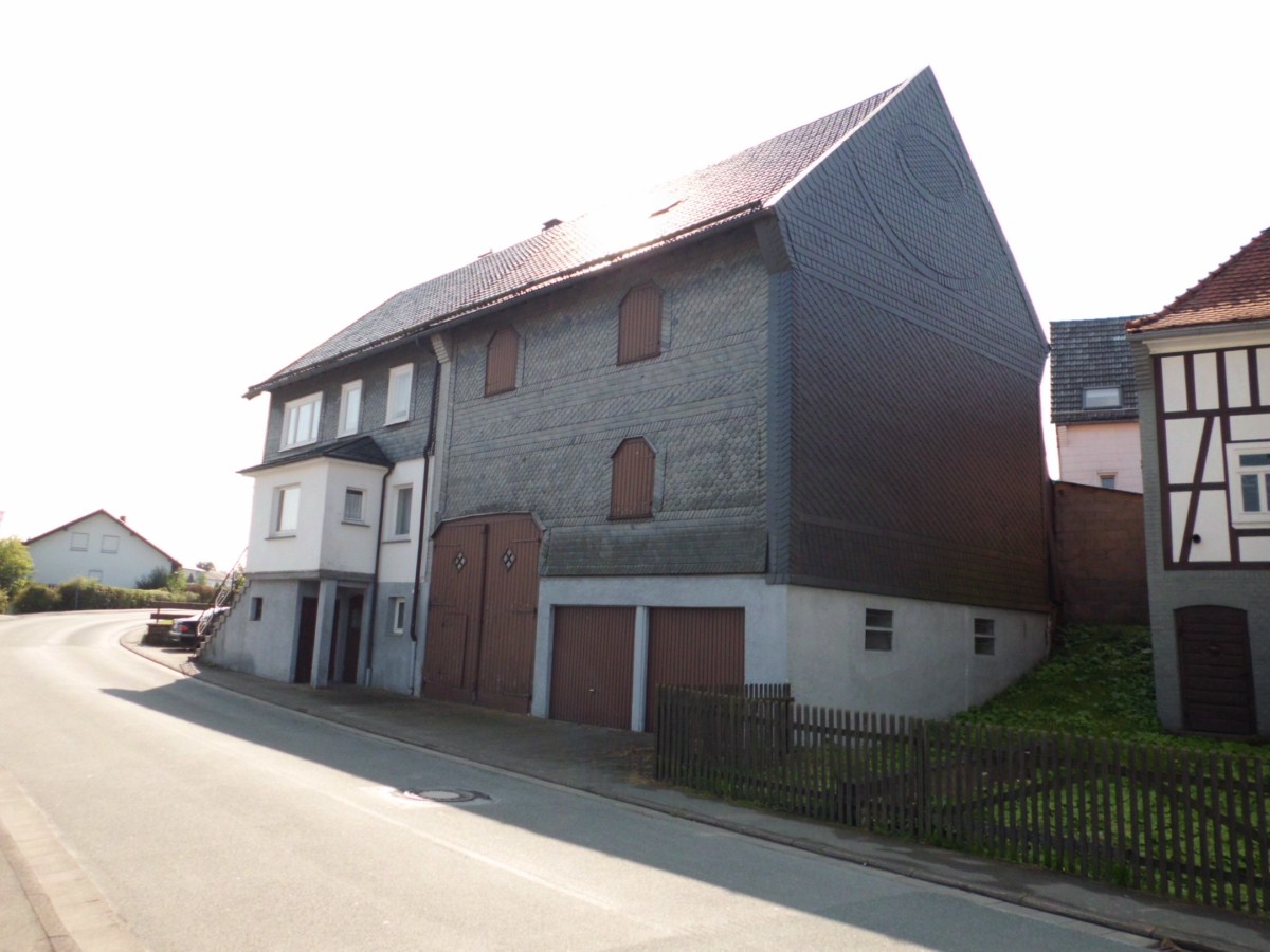 Ruim familiehuis aan de rand van het Sauerland 0