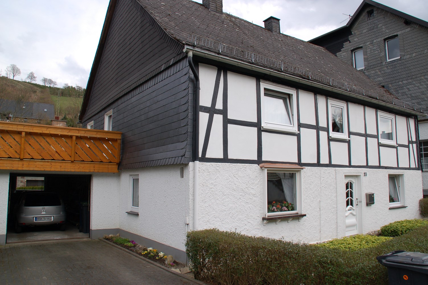 Woonhuis met grote tuin, terras en garage in Elpe 0