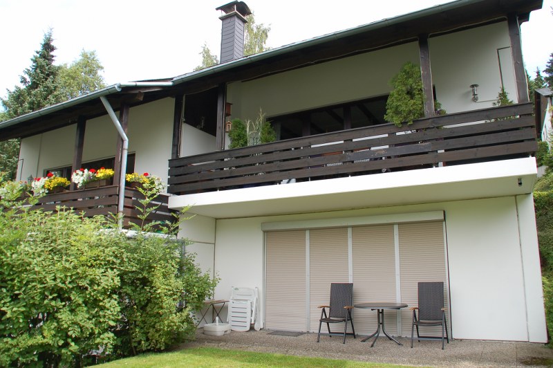 Ruim appartement, met zolder en uitzicht in Schwalefeld 0
