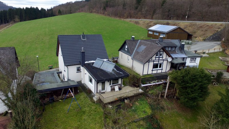 Vrijstaand huis met tuin en uitzicht in Elleringhausen 0