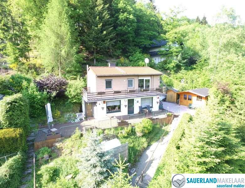 VERKOCHT vakantiehuis met een prachtig uitzicht bij de Diemelsee 0