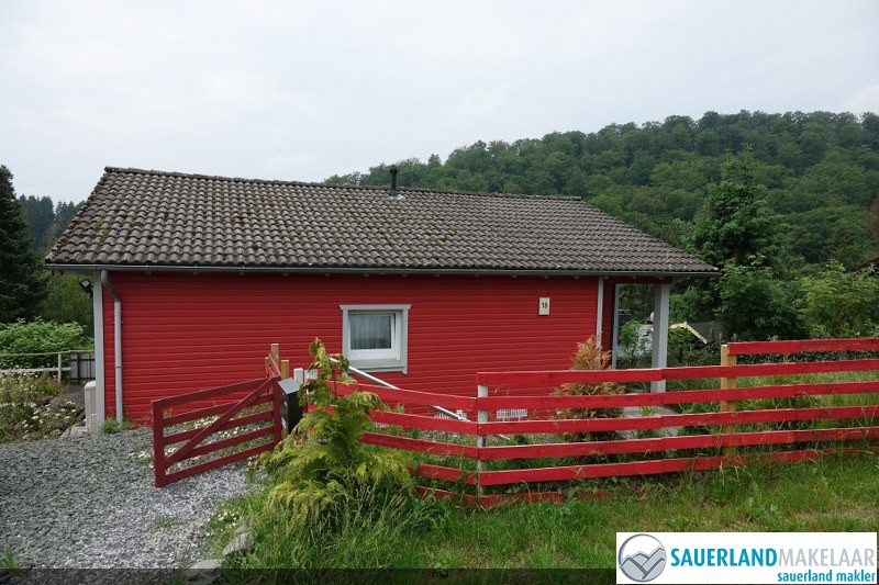 VERKOCHT-Prachtig, vrijstaand huis met tuin, balkon in Bömighausen 1
