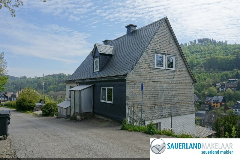 Ruim, vrijstaand familiehuis in Schwalefeld gelegen. 1