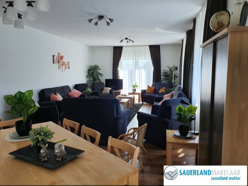 Prachtig, goed onderhouden woonhuis met bouwkavel in Küstelberg 1
