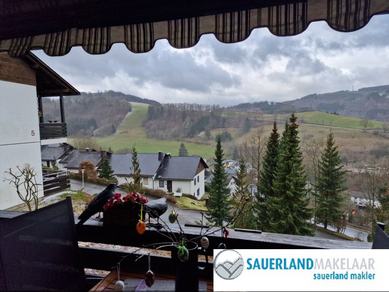 Panorama uitzicht en ruim 4 kamerappartement Schwalefeld 1