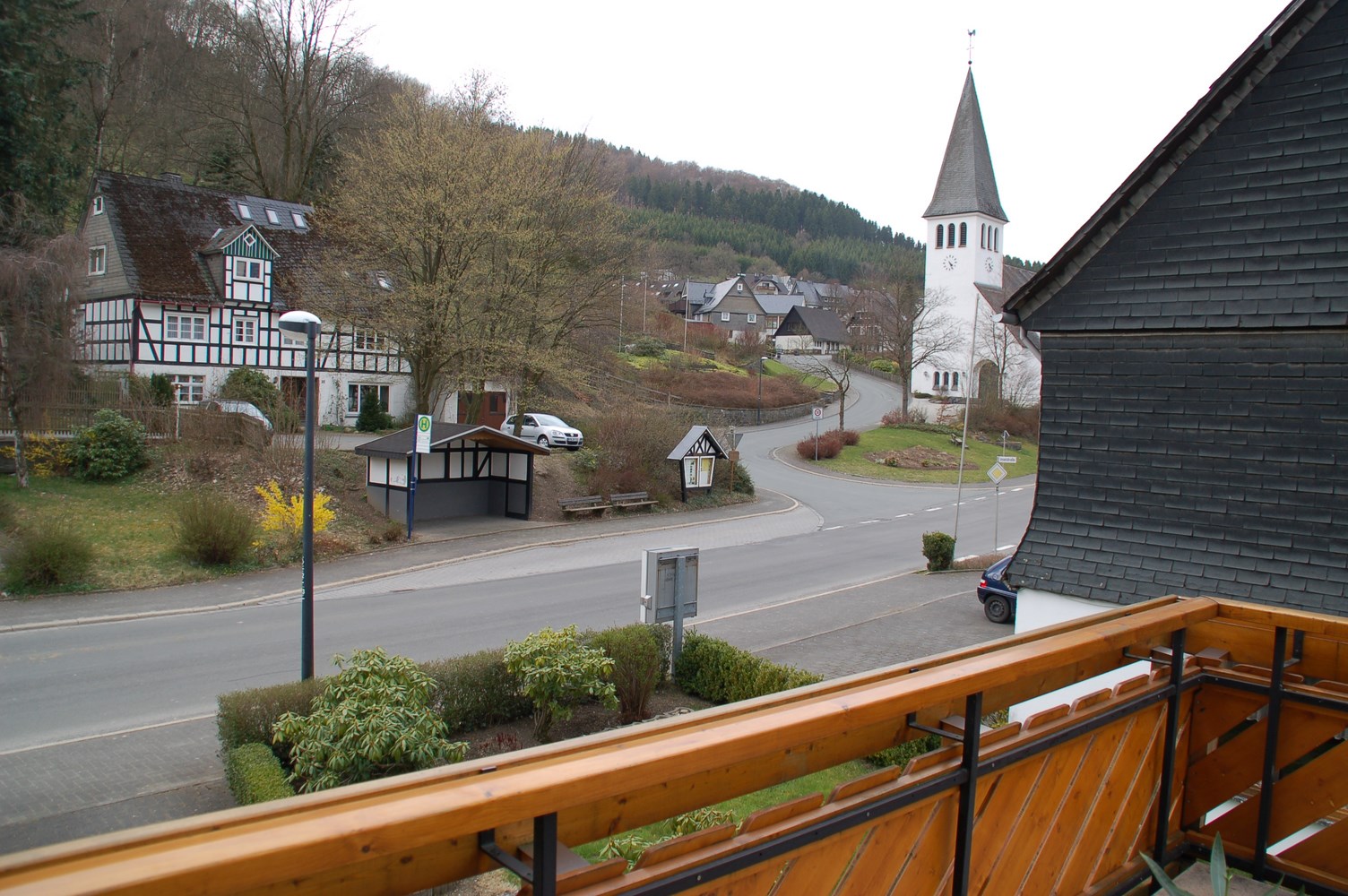 Woonhuis met grote tuin, terras en garage in Elpe 1