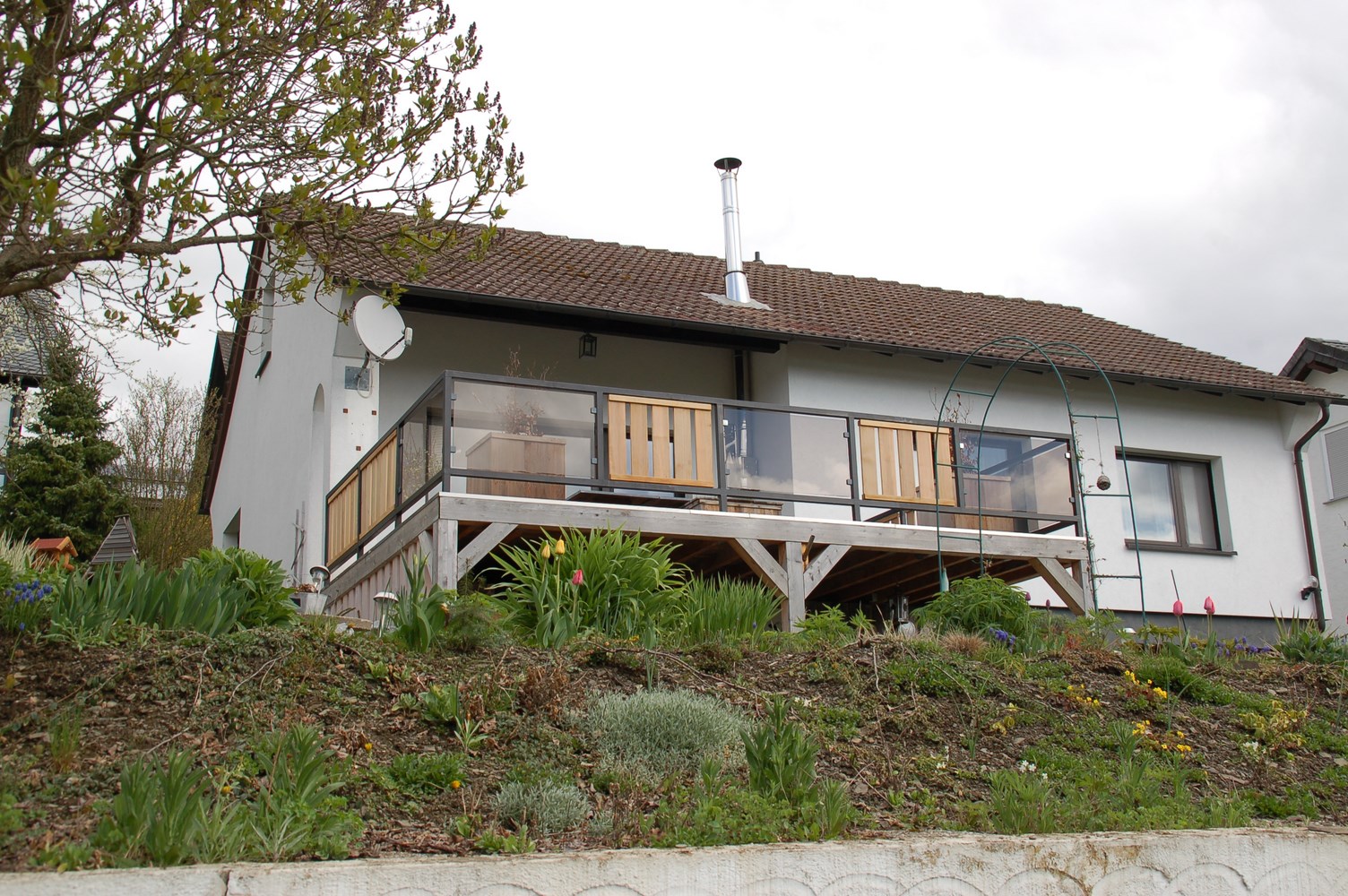 Gerenoveerd vrijstaand huis met tuin en terras in Oberschledorn 1