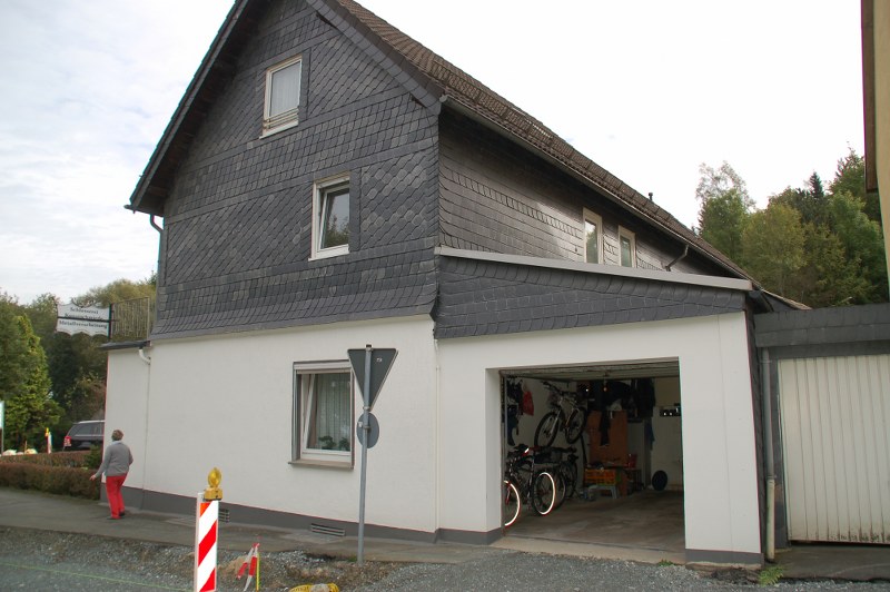 Ruim, onderhouden huis in Niedersfeld, met grote tuin 1