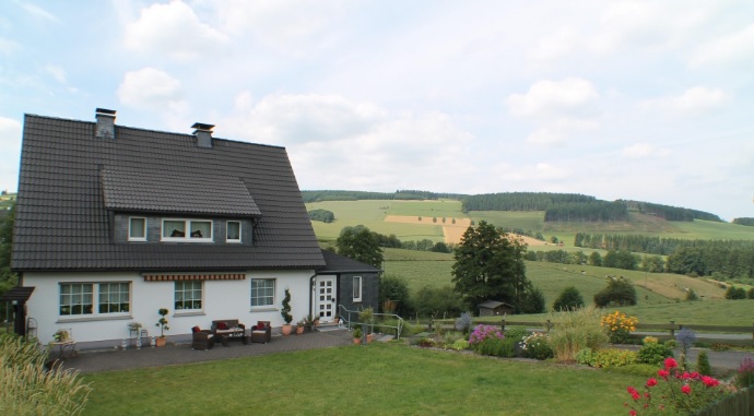 Vrijstaand huis aan de dorpsrand gelegen, nabij Winterberg 1