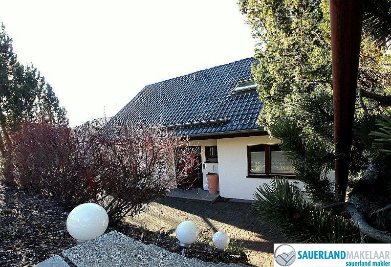 Ruim huis aan zuidelijke helling in Silbach 1