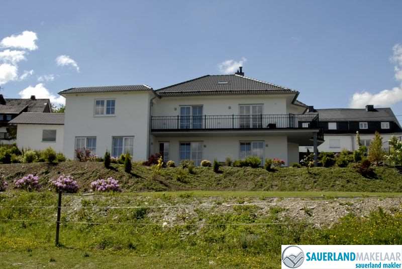Prachtig gelegen, luxe vrijstaand huis met panorama uitzicht 1