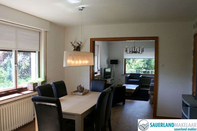 Sfeervol en vrijstaand huis met garage in Siedlinghausen 1