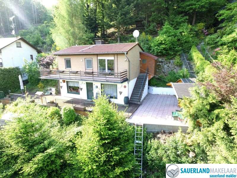 VERKOCHT vakantiehuis met een prachtig uitzicht bij de Diemelsee 1