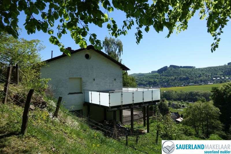 VERKOCHT Vrijstaand huis met panoramisch uitzicht nabij Willingen 1