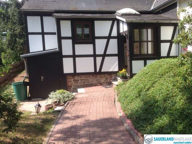 VERKOCHT Leuk vrijstaand huis in Bömighausen 1