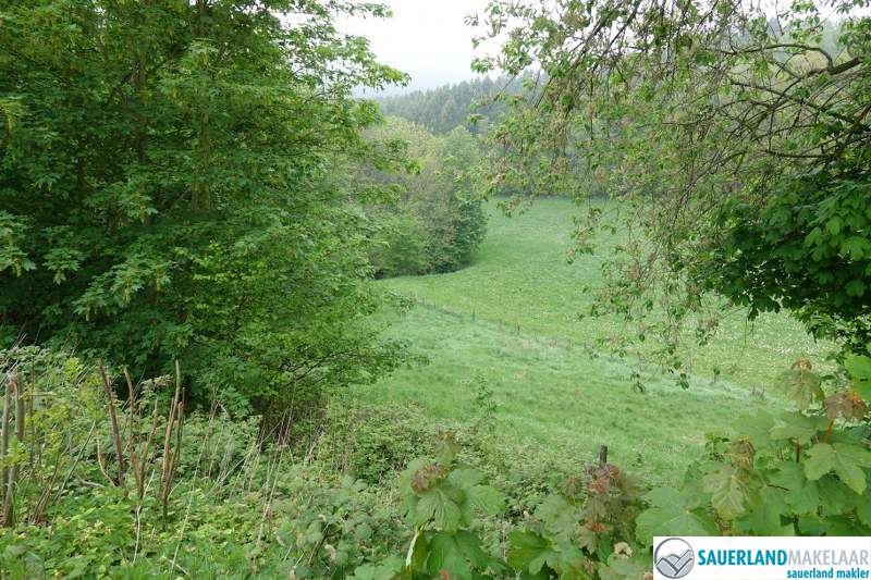 VERKOCHT Rustig gelegen bouwgrondstuk in Schmallenberg-Holthausen 1