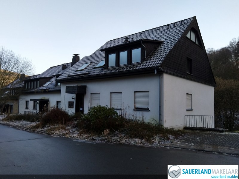 VERKOCHT Prachtig, volledig gerenoveerd 3 kamerappartement Elpe 2