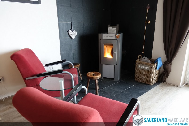 VERKOCHT Prachtig gelegen woonhuis met appartement Altastenberg 2