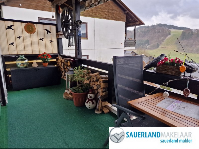 Panorama uitzicht en ruim 4 kamerappartement Schwalefeld 2