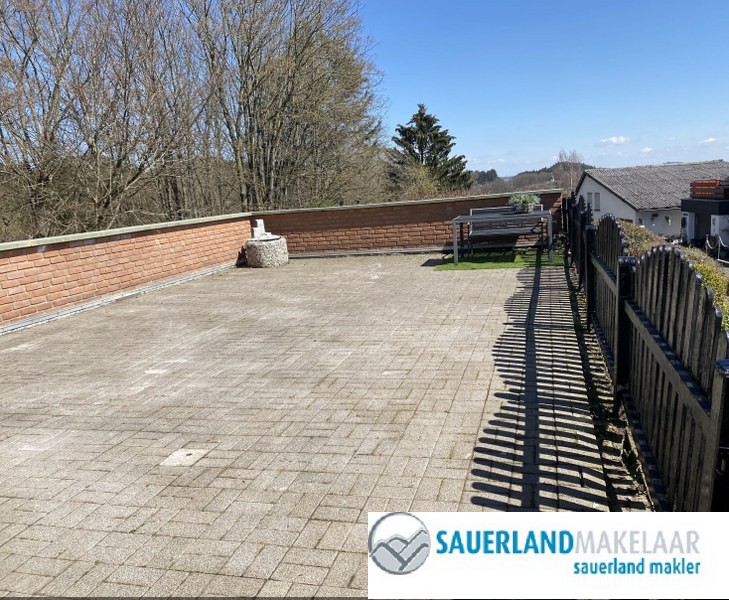 Ruim 4 kamerappartement met groot terras in Düdinghausen 2