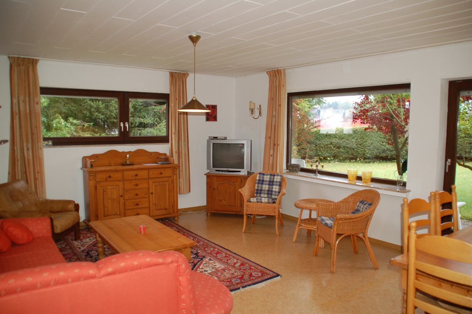 Groot huis met 3 ruime etages op zonnige plek in Elkeringhausen 2
