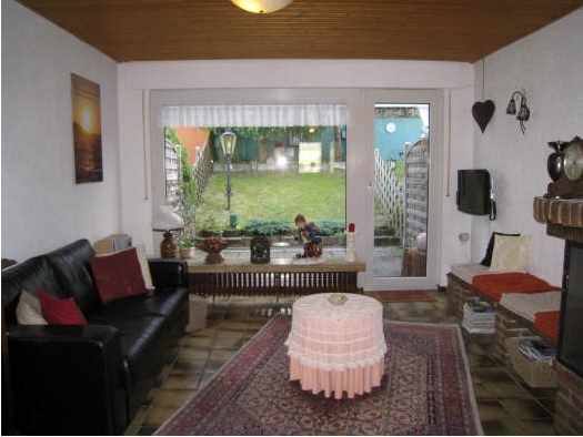 Leuk gelegen rijtjeshuis met garage in Grönebach 2