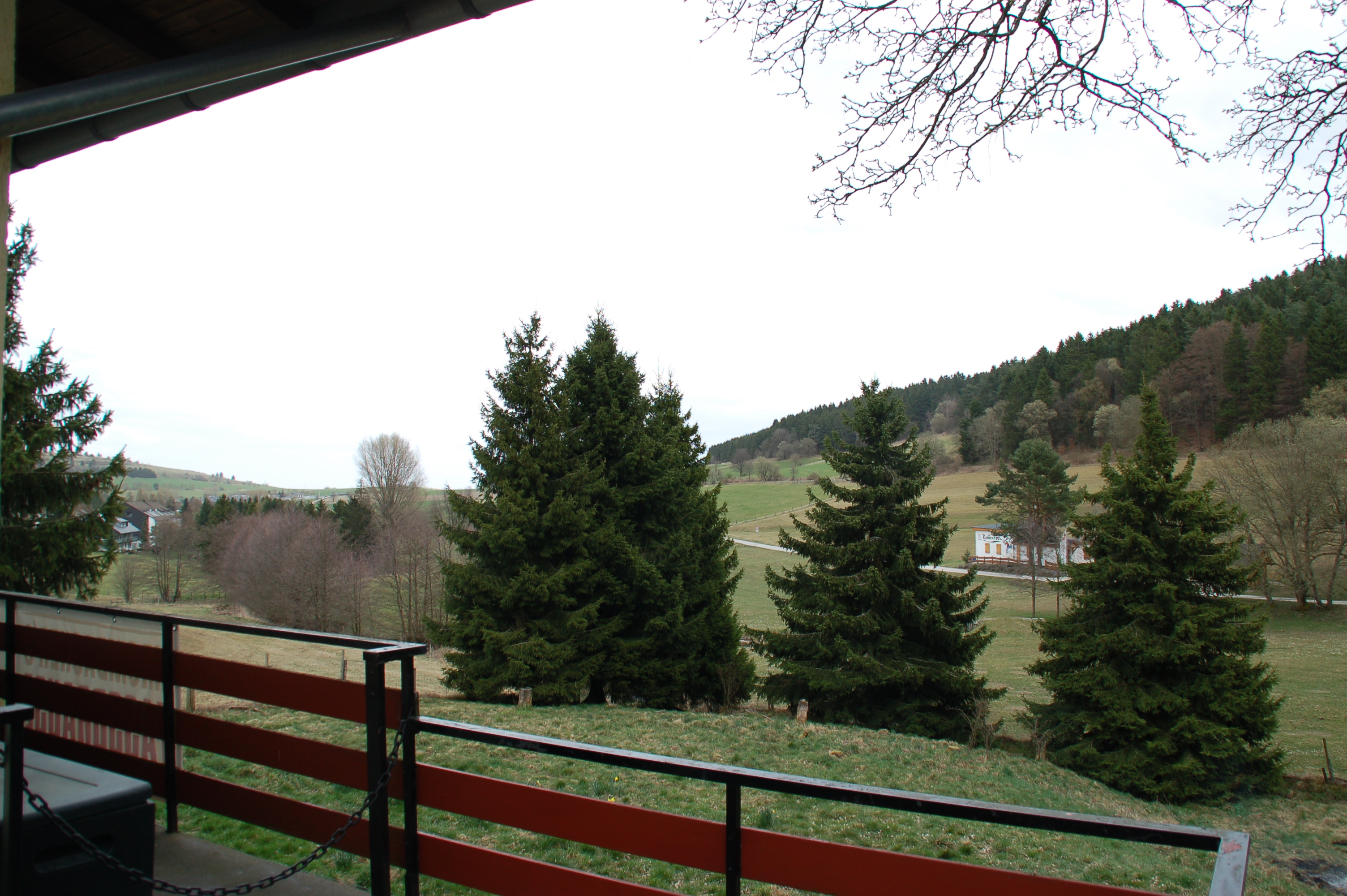 Restaurant met prachtig uitzicht, terras en woning, in Usseln 2
