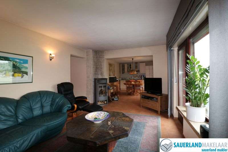 VERKOCHT gelegen 3 kamerappartement in Schwalefeld 2