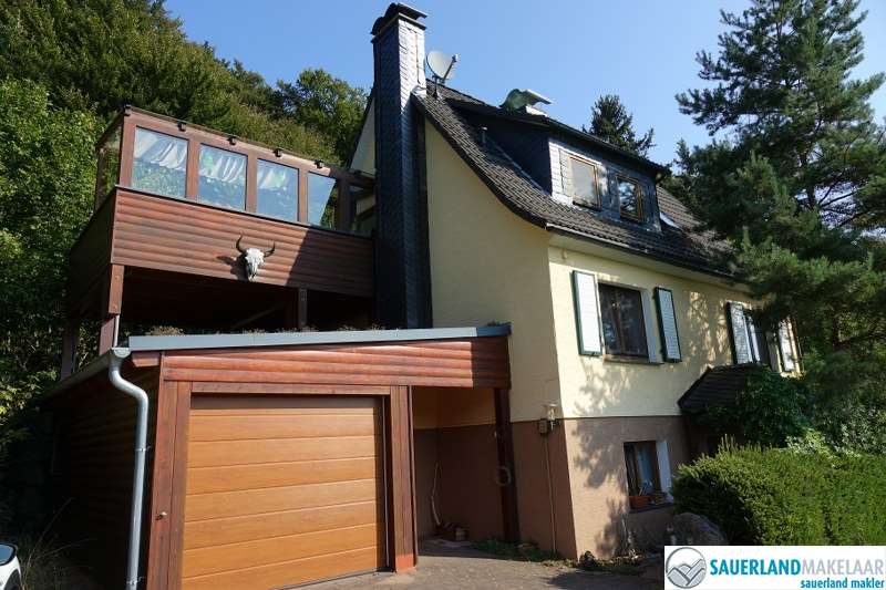 VEKOCHT prachtig, vrijstaand huis met uitzicht in Düdinghausen 2
