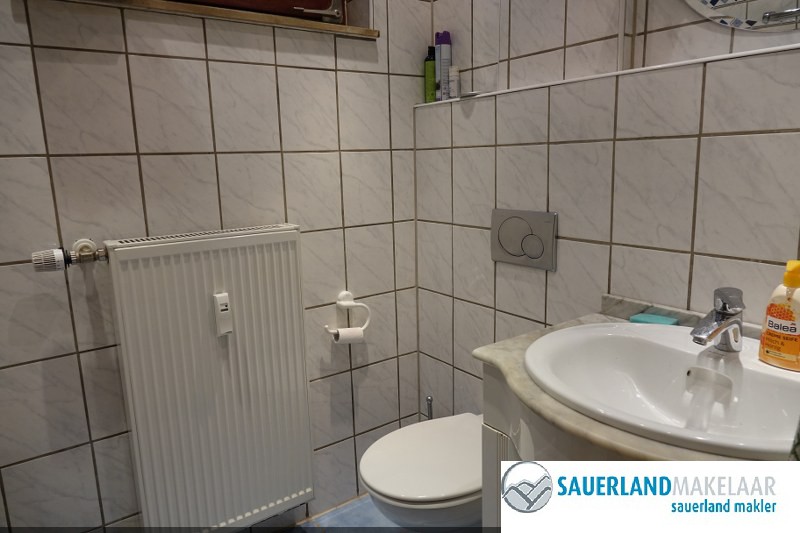 Ruim 3 kamerappartement in Niedersfeld met tuin en balkon 3