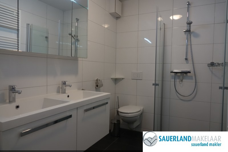 Nagenoeg nieuw pisteappartement Neuastenberg 3