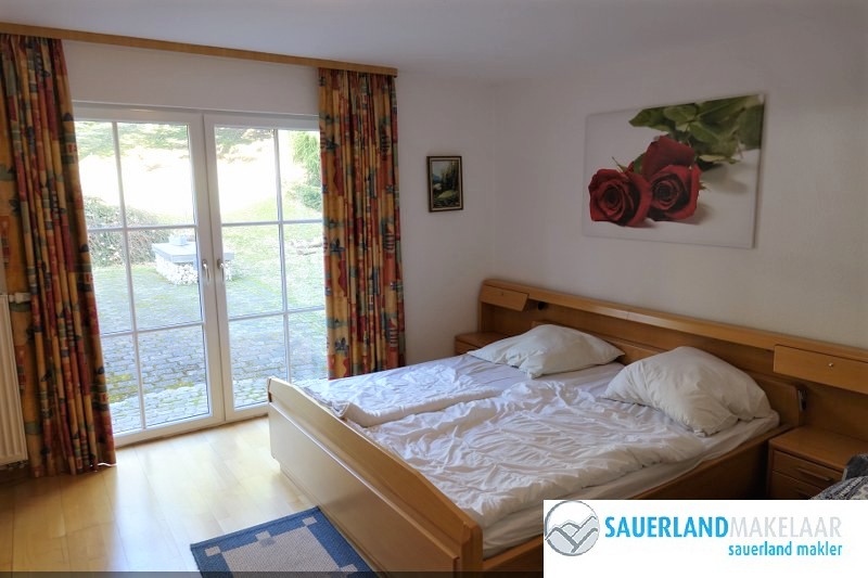 Centraal gelegen appartementenhuis met grote tuin 3