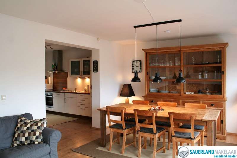 VERKOCHT Ruim 4 kamerappartement met prachtig uitzicht in Schwalefeld 3
