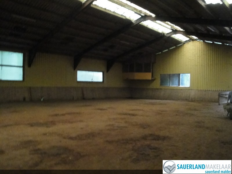 Prachtig gelegen woonhuis met manege en 7 hectare grond 4