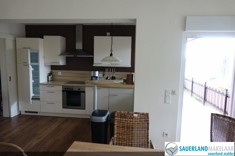 VERKOCHT-Prachtig, vrijstaand huis met tuin, balkon in Bömighausen 4