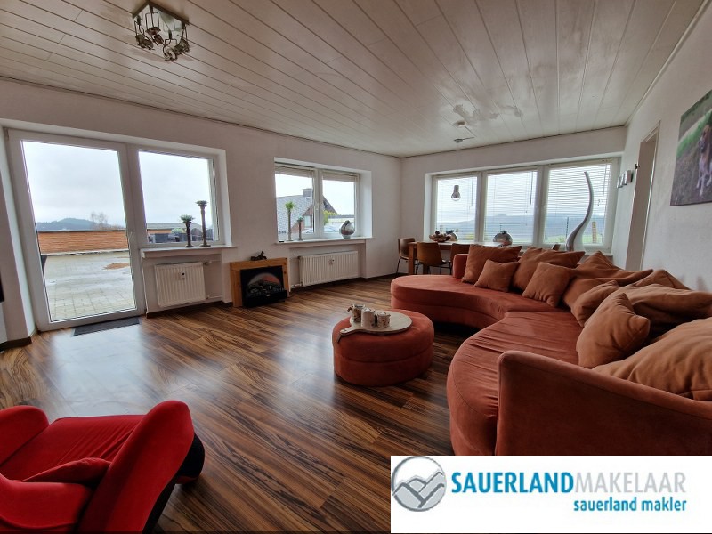 Ruim 4 kamerappartement met groot terras in Düdinghausen 4