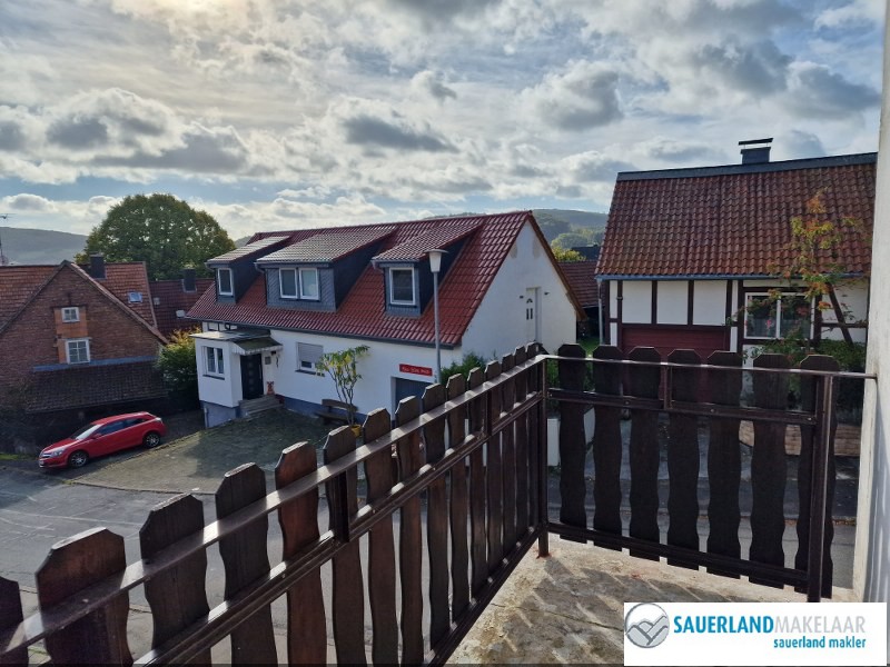 Groot woonhuis, verdeeld over 4 woningen in Stormbruch 4