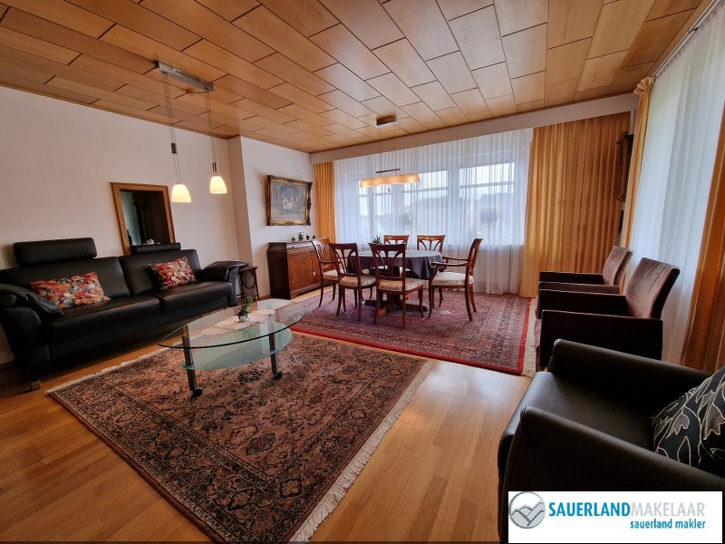 Midden in Usseln gelegen, vrijstaand huis met bijgebouw 4
