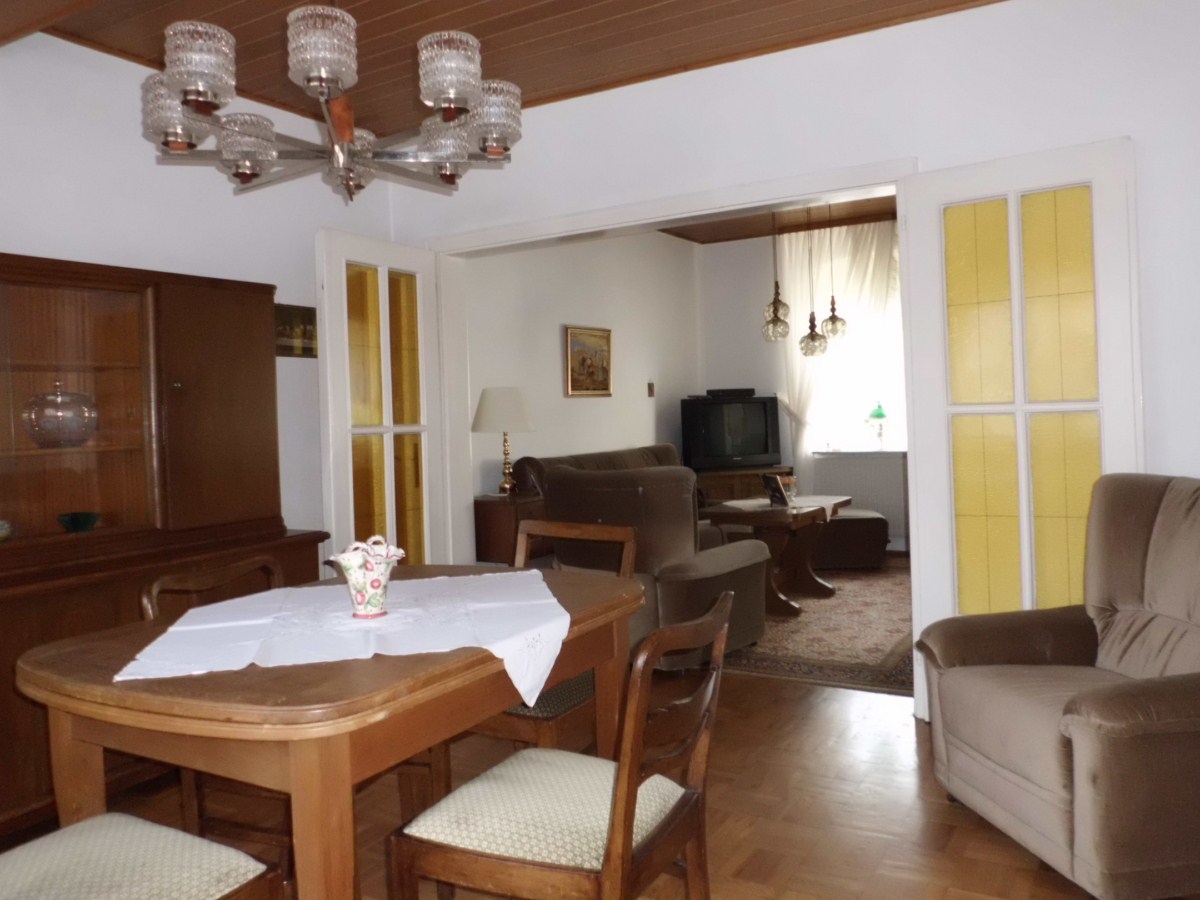 Ruim familiehuis aan de rand van het Sauerland 4