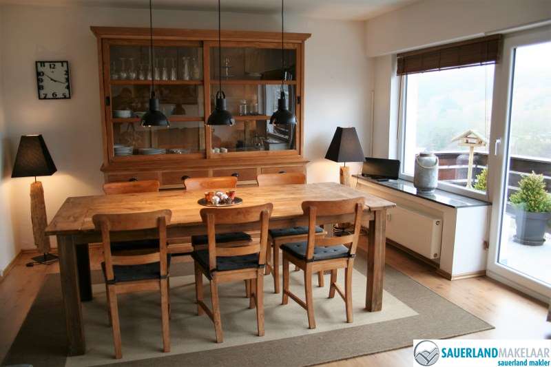 VERKOCHT Ruim 4 kamerappartement met prachtig uitzicht in Schwalefeld 4