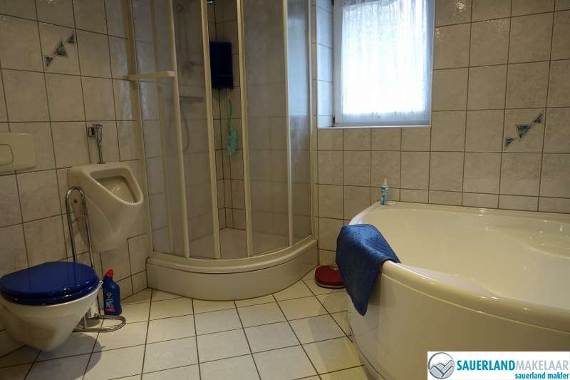 VERKOCHT Gedeelteijk gerenoveerd vakwerkhuis in Medebach 5