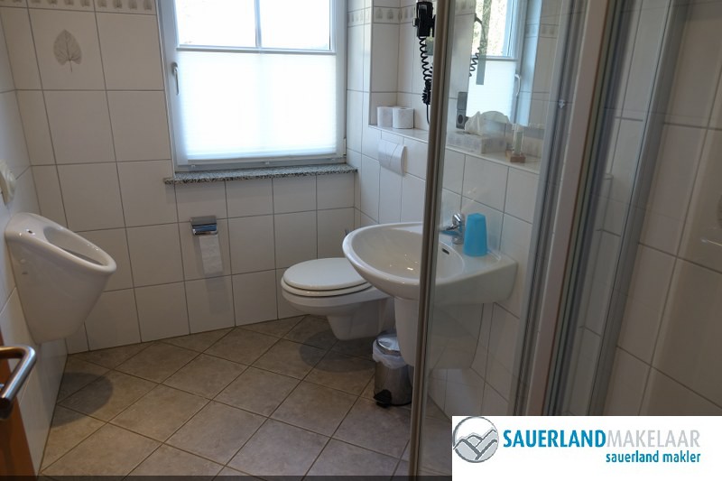 Centraal gelegen appartementenhuis met grote tuin 5