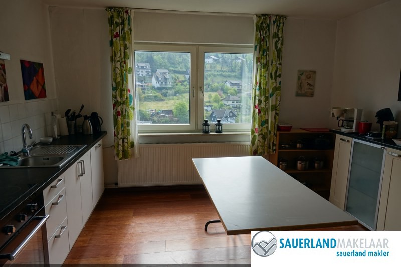 Ruim, vrijstaand familiehuis in Schwalefeld gelegen. 5